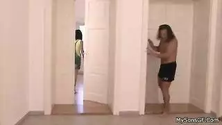 يتجسس على زوجت ابو