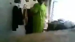 جماع عراقي محرم: زوجة الأخ تحصل على جنس شرجي ومهبلي صريح