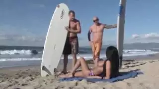 راجل قوي يخطف ست ويكتفها