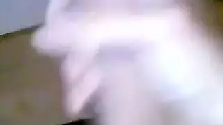 مكرس للخدمة الذاتية: يقبض على زبه حتى النشوة