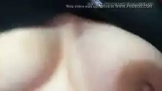 أنين عال من جميلة مصرية تمارس اختراق مزدوج