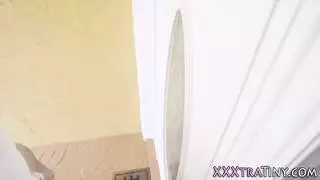 عرض تعري بطيء مثير يؤدي إلى جماع عنيف
