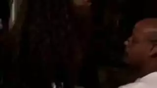 صدر كبير في مشهد إكس إكس إكس