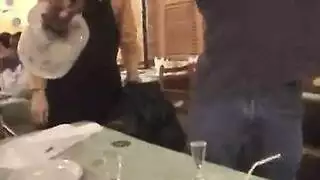 حفلة فتيات جامحة: مشاهد صريحة وجنس عنيف