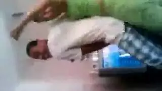 فيلم منزلي حار لزوجين عربيين: جنس فموي وجنس خشن