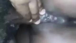 عاهرة الرسوم تركب قضيبًا صلبًا قبل الاختراق الشرجي