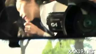 ملكة شرج إيمو يورو تأخذ حمولات متعددة في الرمال