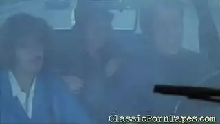 متلصص يصور علاقة جماعية مع شقراوات