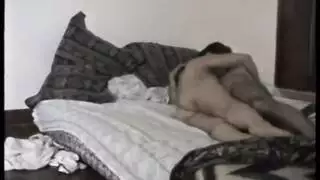 أغضها حتى تتوسل لعملية جنس جماعي صريحة