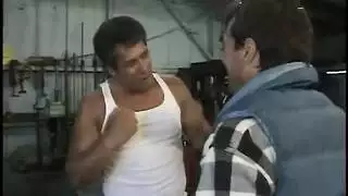 حصان قزم يخترق النساء بعمق في فيديو إباحي حيواني