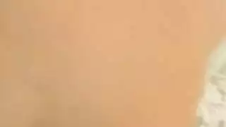 فتاة رائعة توفر أقصى درجات الإشباع الجنسي