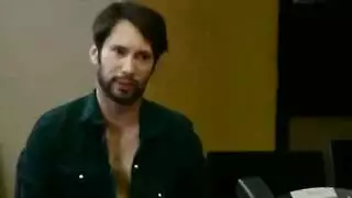 ضرب عنيف يمتد مهبلها الرطب مفتوحًا على مصراعيه