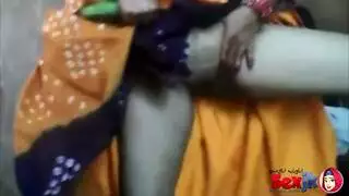 أميرة عربية تصل للنشوة بقضيب اصطناعي عملاق في غرفتها