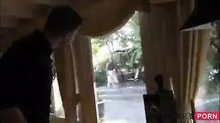 عاهرة مرسومة تأخذ نيك مزدوج بقوة