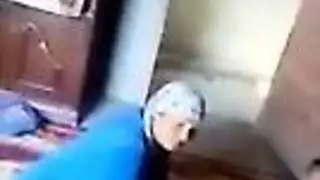 عميل سري يصور مشهده الإباحي مع عاهرة مُفضوحة