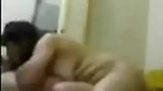 زبير ذو القضيب الكبير يأخذ عاهرة الشارع لجلسة بورن جامحة