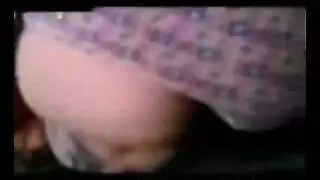 ربة منزل عربية مثيرة تأخذ جلسة إباحية خشنة على الكاميرا