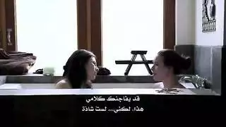 الأختان الزوجيتان تقومان بمقص ومص الأصابع في مشهد صريح إكس إكس إكس
