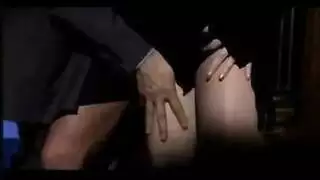 نجم البورنو الإيطالي يضاجع عاهرتين مستعدتين