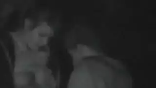 جنس جزائري صريح: العاهرة تأخذ كل بوصة من القضيب