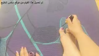فتاة مصرية عاهرة: فرجها وقدميها المدهونان يغطيهما السائل المنوي