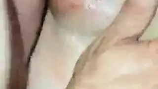 أول ظهور عذراء هاردكور: كسر فتحتها الضيقة حتى تتدفق الدماء