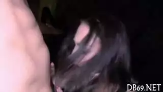 مترجم عربي يمارس الجنس بشدة مع شاب أجنبي في مشهد إباحي صريح