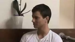 بورن عالمي: مشاهد غير مقطوعة وكلام جنسي صريح