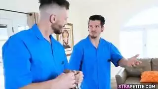 عاهرة محجبة عربية تنك بقوة من شبان أمريكيين