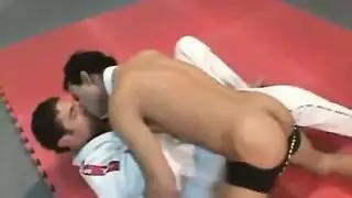 شبان برازيليين مثيرين شواذ في مشهد إباحي صريح