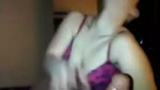 ‫بنت مصرية تمص بعمق وتتلقى ضربات قاسية‬