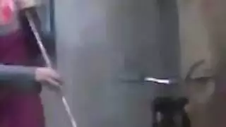 تقى العاهرة في فعل ثلاثي صريح