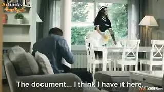 سرقة خادمة ميلف تتحول إلى جلسة بورن عنيف