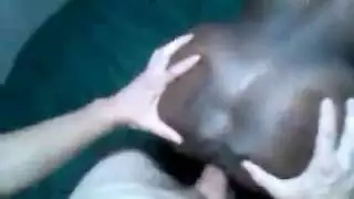 رغبة محرمة: امرأة أكبر تسيطر على قضيب شاب