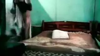 جنس مثلي بدائي مع رجال مشعرين بالكامل