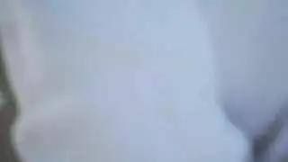 يدعو كلبة الى منزله
