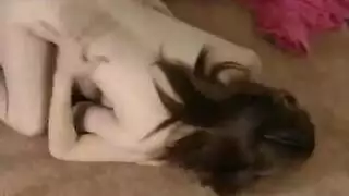 جلسة تصوير عارية وجريئة لفتاة ممتلئة مغرية