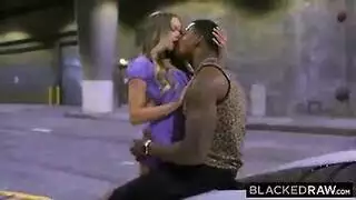 قضيب أسود كبير سميك يضرب في فيلم للكبار صريح