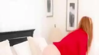 درس صريح من زوجة الأب: نكّ كسها المنقوع بشكل صحيح