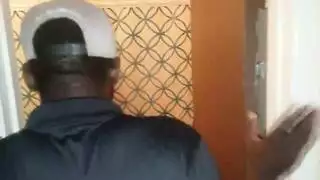 جنس الشاور ينفجر مع القذف والزب الأسود الكبير