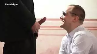 فوضى فندق تشيكية: ماراثون ثلاثي جنسي