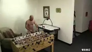 سكرتيرة بالجوارب النايلون تحصل على قذف داخلي إكس إكس إكس في المكتب