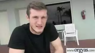 هواة قوقازيات في تجميع قذف داخلي وعلى الوجه