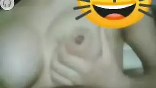 متدربة على الإباحية: جلسة أسماء الصريحة في مكالمة فيديو مباشرة