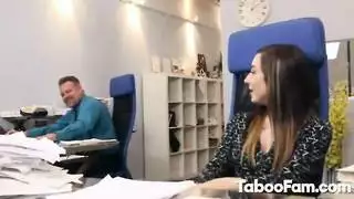 وقت القيلولة العاري: مشاهد جنسية صريحة