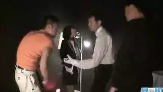 حارسات فلبينيات بالغات يأخذن قذف على الوجه