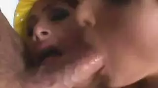 نشاط حلق عميق خشن يجعله يقذف حمولات متكررة