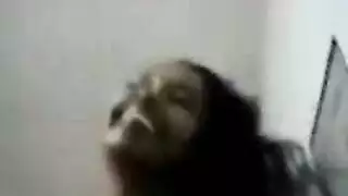 فاتنة مفلسة تمتلئ في غرفة الاجتماعات