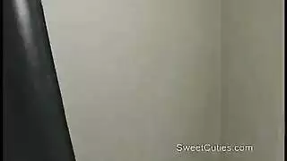 حفلة جنس عائلية: ابنة العم ووالدتها تتبادلان الأدوار