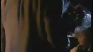 جلسة إباحية في المكتب: الفاتنة الشقراء تُحرث بواسطة صديق في العمل